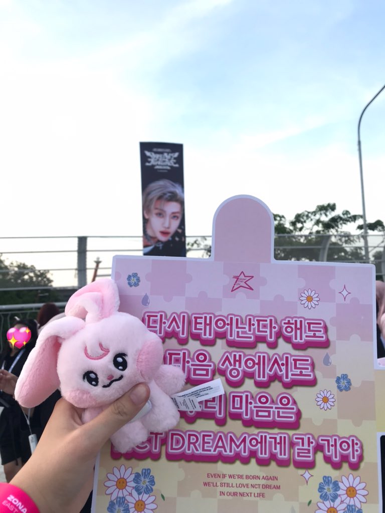 nan••idk tweet media