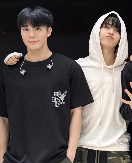 lnwmark every day i pray and cry tweet media