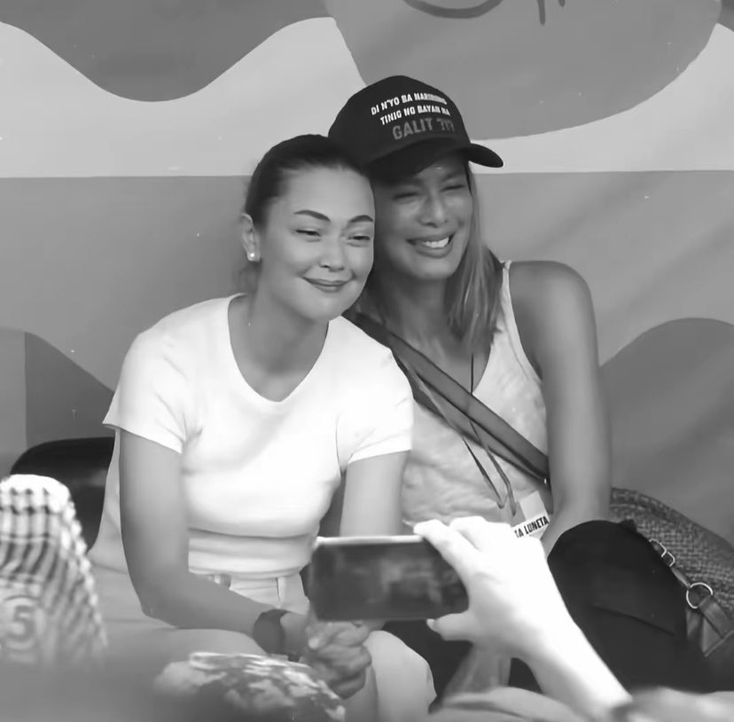 chrissieapphic's tweet photo. not stopping with the jodigel idea cuz wym she’s hooking with two angels ?! ANG POGI NAMAN NG BATANG IYARN https://t.co/9p9UJWPQ9E