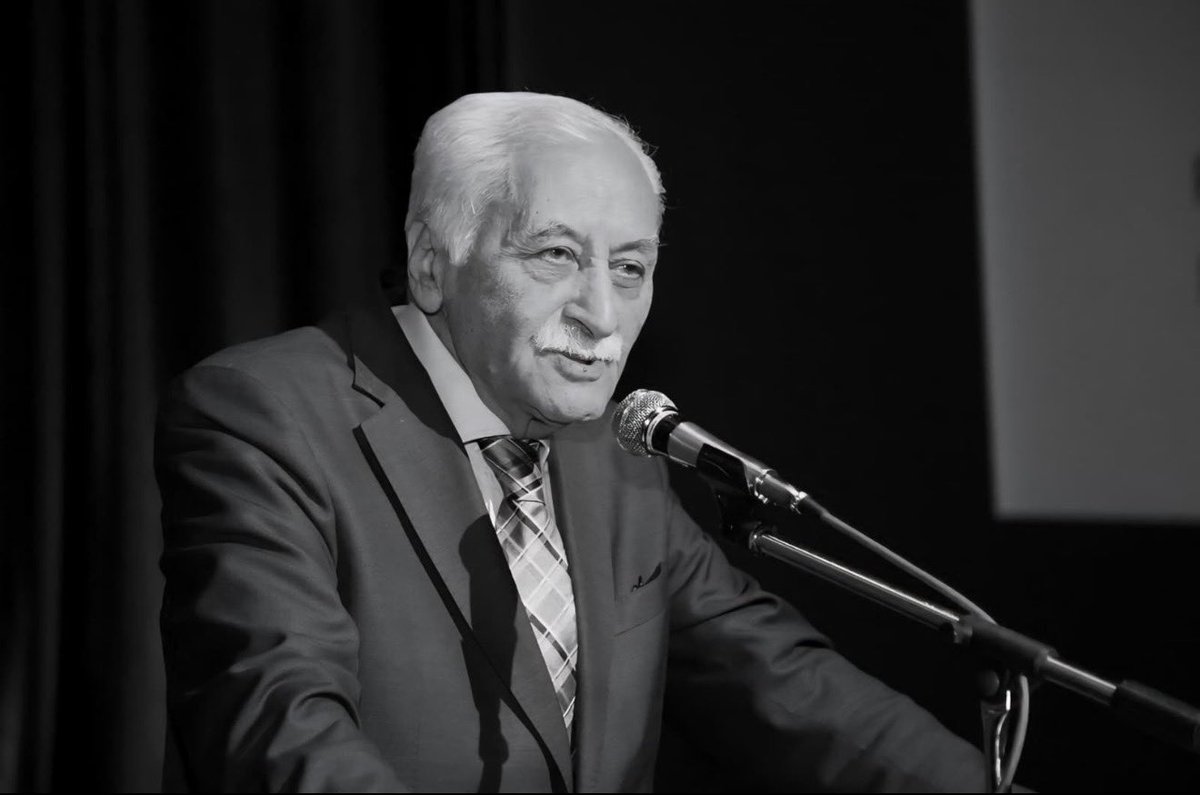 Türk edebiyatının son asırda yetiştirdiği büyük şair, yazar ve fikir adamlarından Yavuz Bülent Bakiler’in vefatını büyük bir üzüntüyle öğrendim. 

Rabb’im mekanını cennet eylesin, başımız sağ olsun.