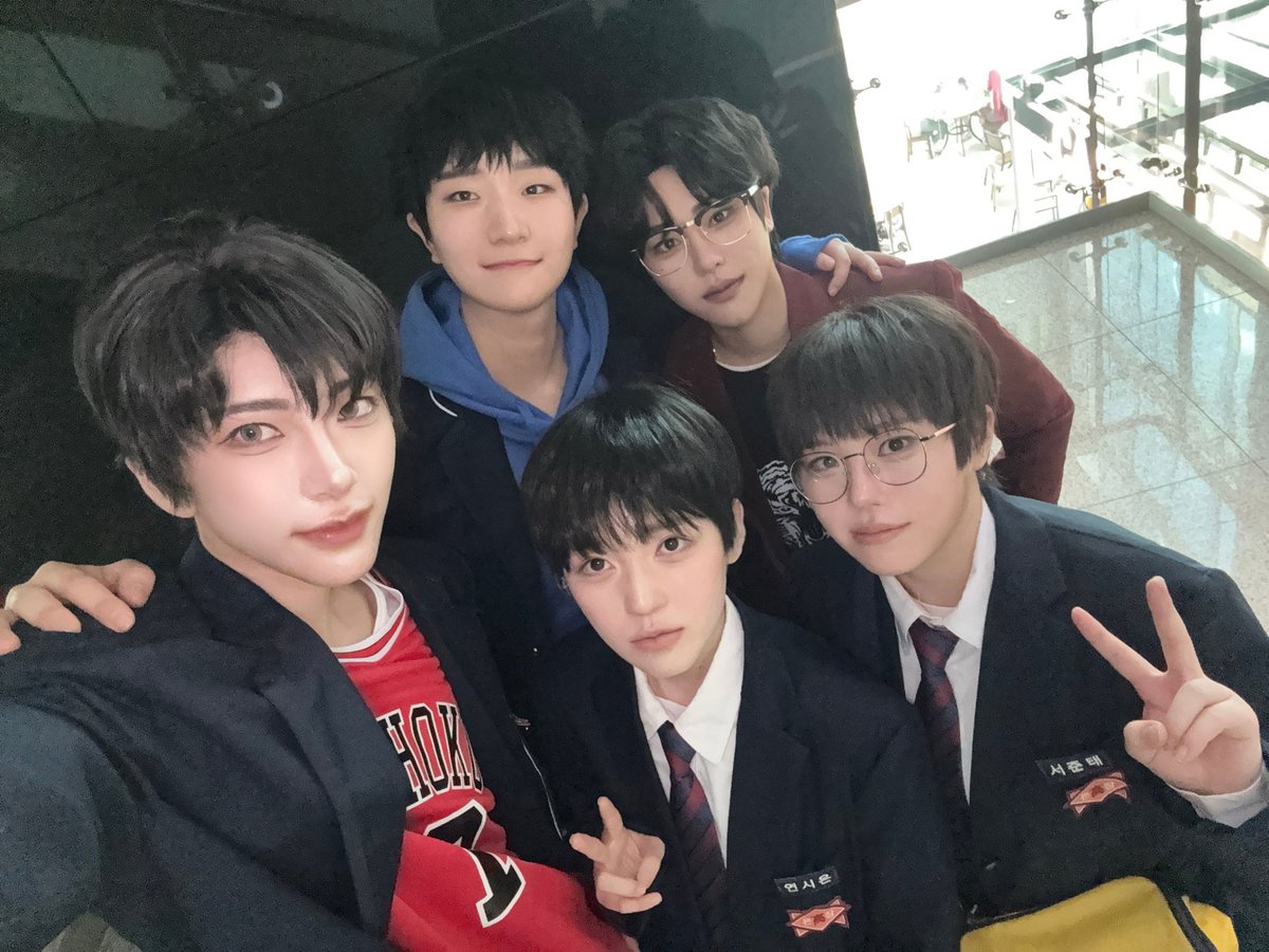 약한영웅 클투~~~~~

시은 <a href="/m0cc0bin9/">🌠꼬빙</a> 
준태 <a href="/K__MA_O_/">마오</a> 
바쿠 <a href="/Giju__v/">기주</a> 
고탁 @나

금성제 <a href="/HO_YA__/">ʜᴏʏᴀ</a>