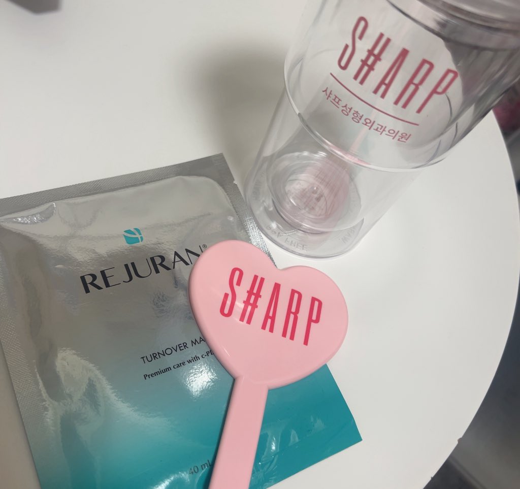SHARP美容外科大阪相談会
行ってきた〜っ🏥(＾ &gt; ·̫ &lt;⸝⸝＾) ੭✨
脂肪移植した頬の脂肪が後になって
地味にずっと気になってたのやっと
撃退する渡韓🇰🇷たのしみ(  ≧ ⩊≦)っ
#シャープ相談会 #顔脂肪吸引 #系リフト