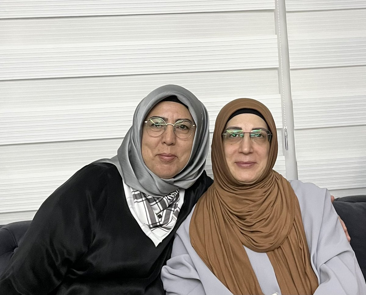 Aksa Kadınları Derneği, Çocuk Ve Gençlik Federasyonu’nun birlikte organize ettiği
“Özgür İnsanlara Çağrımızdır” konulu programa başkanımız Rabia Beyazyüz derneğimizi temsilen katıldılar.
 Aksa Kadınları Derneği,
ÇGF ve Mutlu Yuva Derneğine teşekkür ederiz.