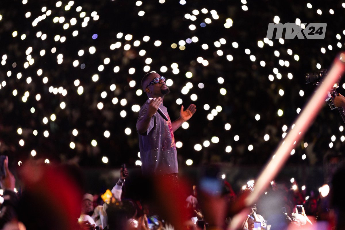 mx24gh's tweet photo. Retweet if you were in the crowd last night. #RapperholicHomecoming was nothing short of historical. 🔥🔥🔥
#MX24atRapperholic #Rapperholic2025 #Rapperholic #Sarkodie #Sarknation https://t.co/07En36HbFu