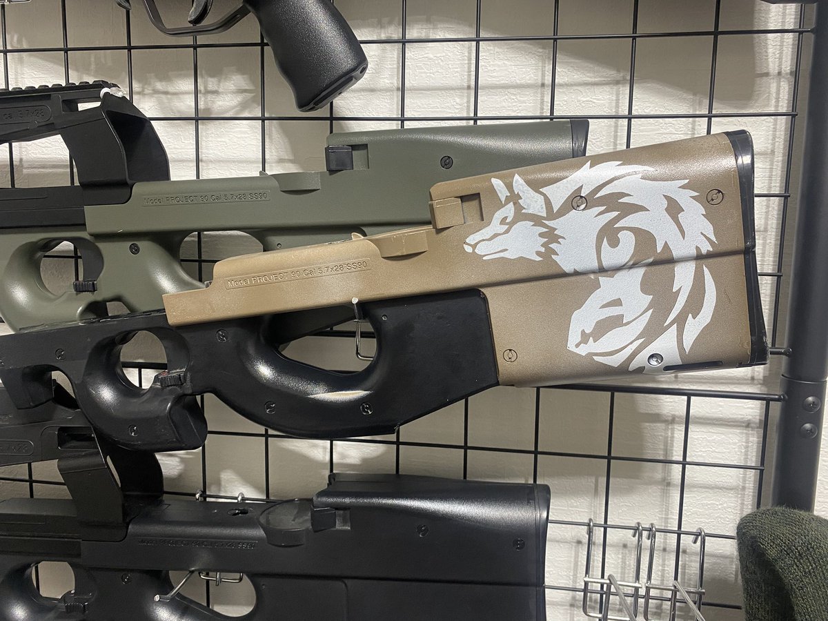 NIKKE】FN-P90 D-Model『ストームセンター』 NIKKE】FN-P90 D-Model