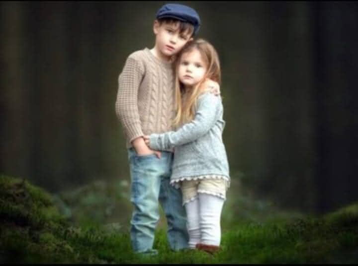 बेटी त्याग की सूरत है।तो बेटा संघर्ष की सूरत है। कैसे कहूं महान किसी एक को घर के आंगन में दोनों की जरूरत है।
#बेटा_बेटी_एक_समान