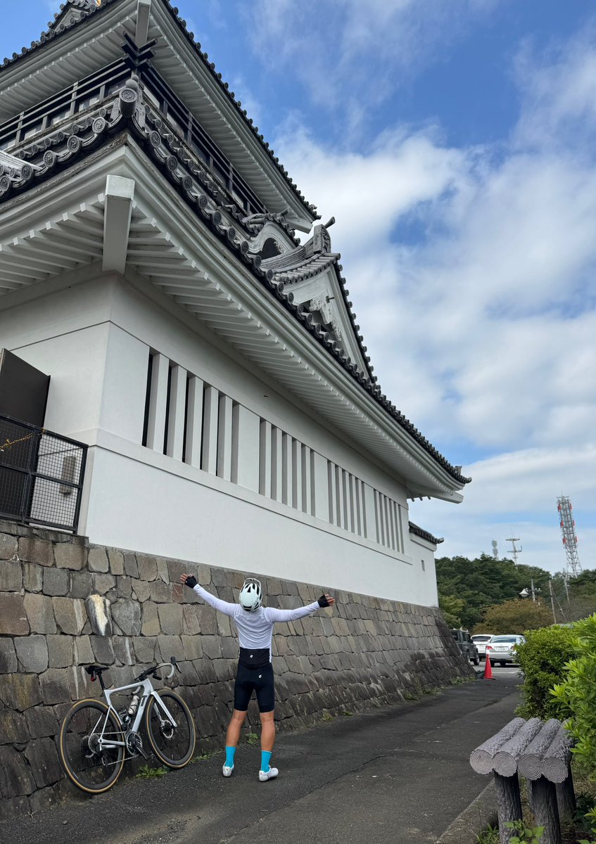 hiro71751373's tweet photo. 今日は赤城山ではなく牛伏山で激坂プチヒルクライムしてきました。そして世界平和を祈りつつ鐘をつきました🐮 https://t.co/hcyCSVQZg9
