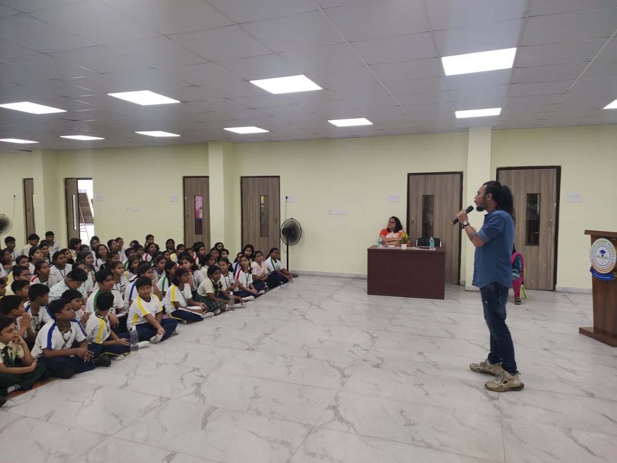 thinkagainlab's tweet image. 🚀 NASA Space Apps 2K25 Orientation at Doon Techno School 🚀

Organised by Think Again Lab + Braingym &amp;amp; sponsored by Eduright India.

FREE Online Session: forms.gle/wTp55ty9h8r96n…

Host on campus: +91 82409 25036

#NASAChallenge #SpaceApps #RobotManOfIndia