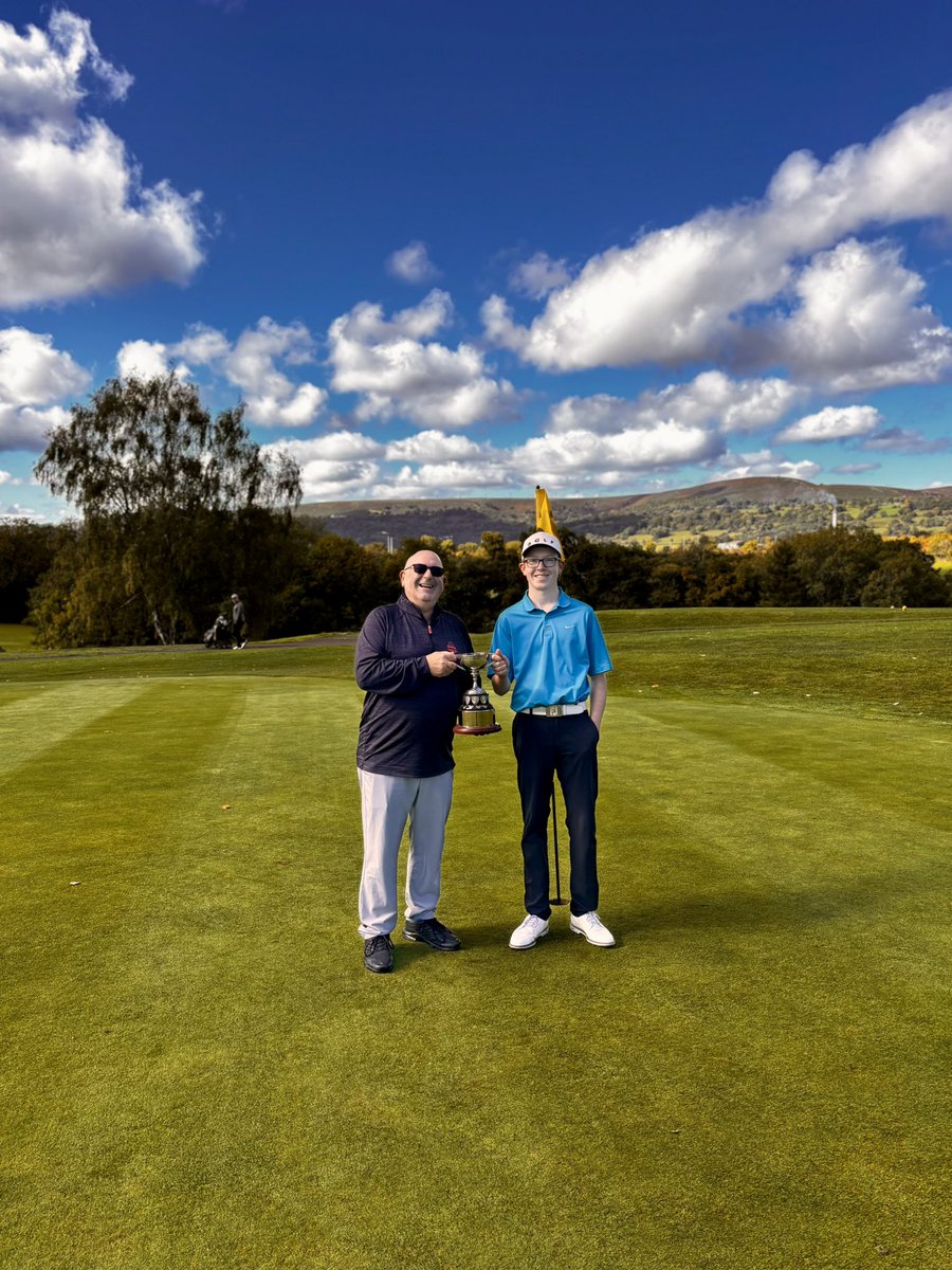 Gwent boys Matchplay Champion 🚨Massive congratulations to our very own Thomas Clark defeating Oscar Riley (1up) in a high quality match riddled with birdies🏆👌🏼
<a href="/clarkyjr_/">Tom</a> <a href="/EGTFPro/">Leon Clark</a> <a href="/wales_golf/">Wales Golf | Golff Cymru</a>