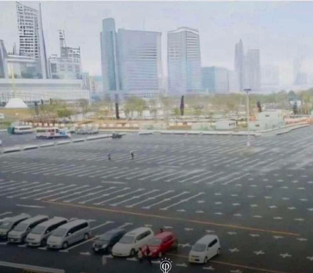 Монгол vs Япон хүн
Японд ажилдаа эрт ирсэн хүмүүс машинаа зогсоолд байршуулахдаа хол байршуулж, ойрхон байрлалуудаа дараа нь ирэх ажилчдад үлдээдэг. 

Энэ дадал нь бие биеэ хүндэтгэх, бусдыг ойлгох сэтгэлийг илэрхийлж, хамтын ажиллагаа, ойлголцлыг эрхэмлэдэг Японы соёлыг тод