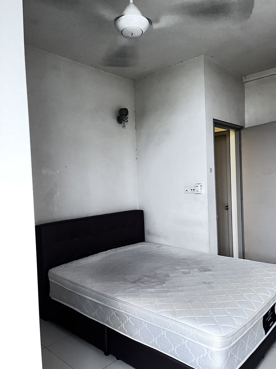 _Hazelnaddd's tweet photo. Bilik sewa — Master Room Untuk Disewa – Midfields 2 Condominium, Sungai Besi
•Sewa: RM950/bulan
•Deposit: RM1,500
•Master room luas + bilik air dalam
•Rumah lengkap &amp; selesa
•Condo facilities: swimming pool, gym, 24 jam security, parking (bincang) https://t.co/jsLxdtMX6q