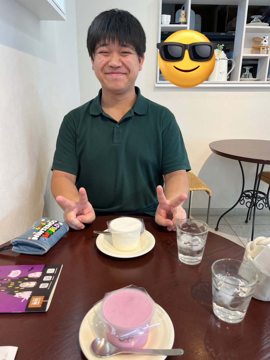 sansunchorus's tweet photo. 今日はピーチヨーグルトを食べました
もう一個はカシスです https://t.co/w7NNzU2OyH