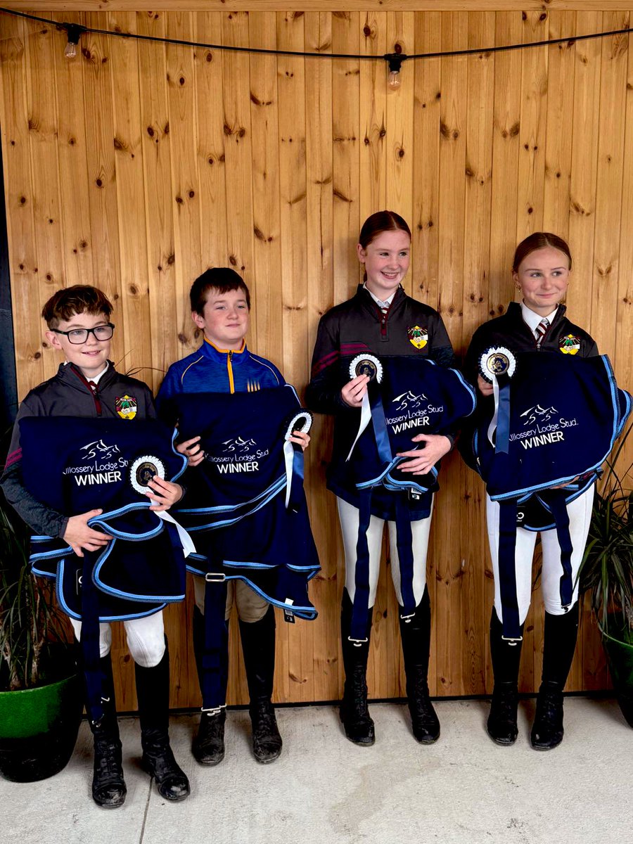 scoildara's tweet photo. Huge congratulations to our Scoil Dara equestrian team 🐎🏆1st place in the finals this morning in Swords! 🎉
Zero faults in the jump-off – What an incredible
performance! 👏
Well done to Emily Quinlan, 
Sophie Kenny, Kieran Dunne and Cian Maguire (Athboy) @CeistTrust https://t.co/QGw1GFmjmh
