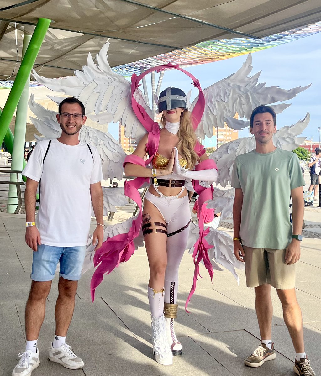 NaNotchi_'s tweet photo. Uno de los cosplays de Angewomon más impresionantes que he visto en mi vida 🪽 #Digimon #SDCCMálaga 🪽 https://t.co/JxFKMJxWTC