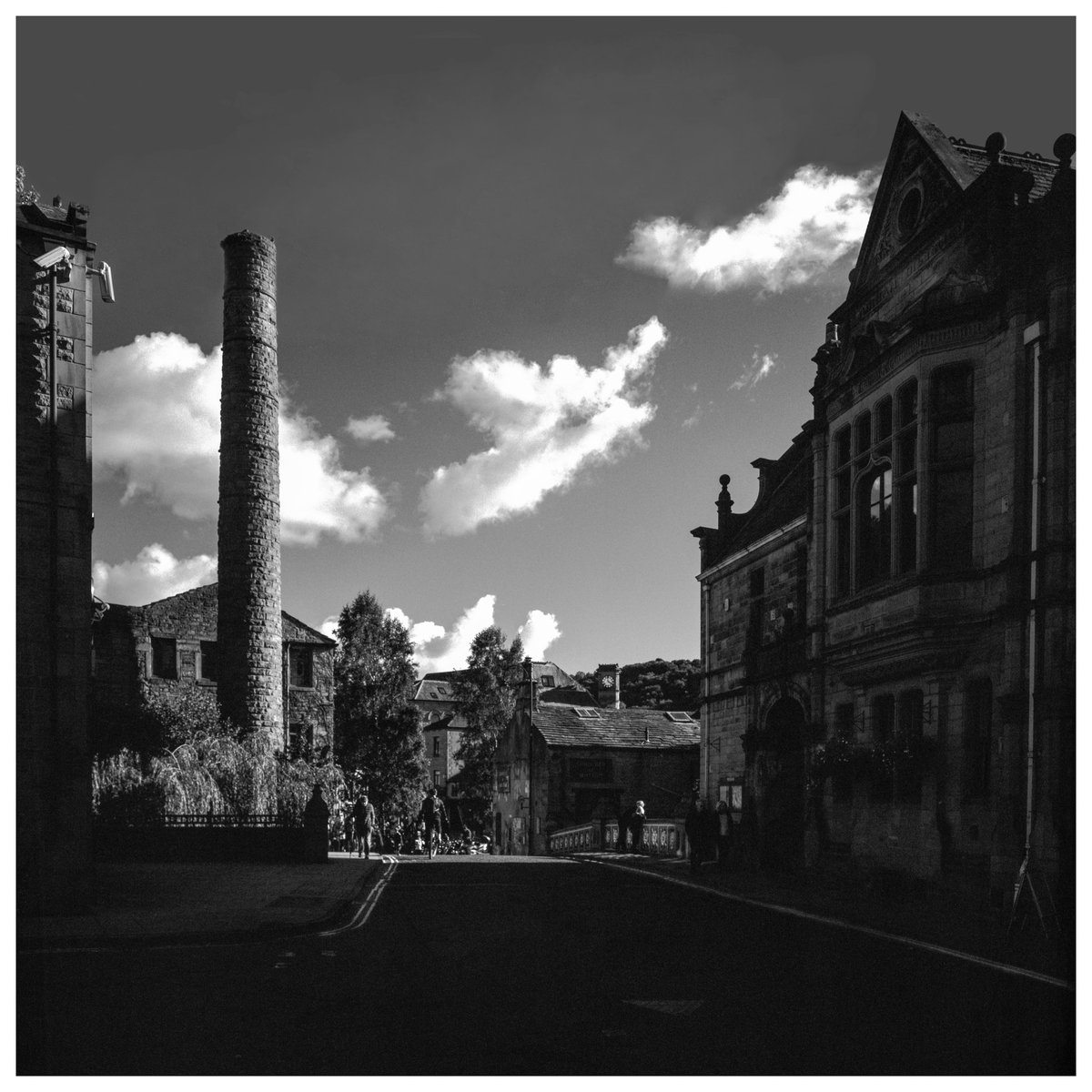 Jeandron's tweet image. Industrial Hebden Bridge, West Yorkshire.
(Intrepid 4x5 mk3, Fujinon 90mm 5.6, f11 1/125 sec, red filter, Ilford HP5+)
#filmphotography #filmisnotdead #largeformat #Analog #staybrokeshootfilm #yorkshire #hebdenbridge #blackandwhite #landscape #ilford #calderdale