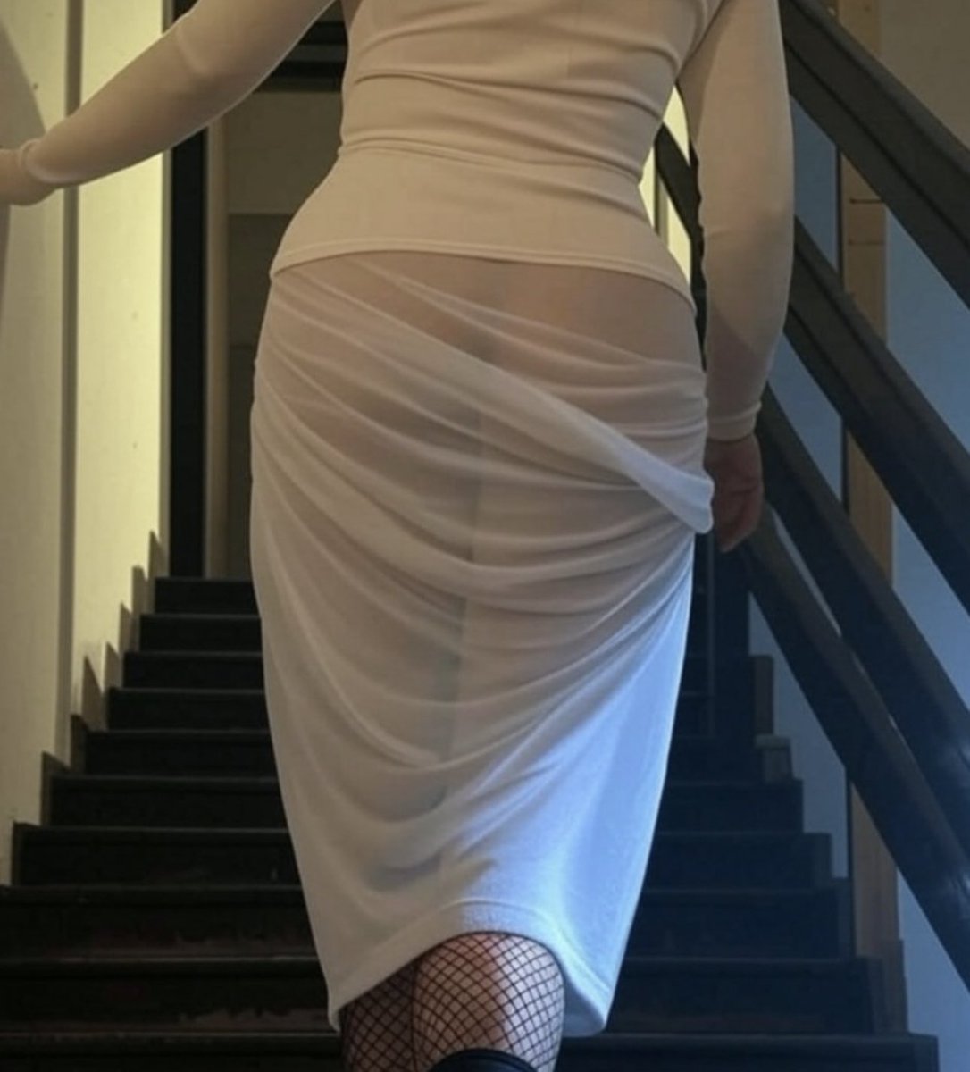 Baştan çıkarıcı,bir sanat eseri gibi..Bel kıvrımları, pürüzsüz ve zarif bacaklar, tüm bu detaylar bir araya geldiğinde bu kadar yoğun bir dişilik ve şehvet..Her hareketi,her bakışı adeta bir davet.O duruş,o gizemli hava her anı çekicilikle dolu🔥

Vitrin güzeli

<a href="/cerencdfemboy/">Tuğçe.cd</a>