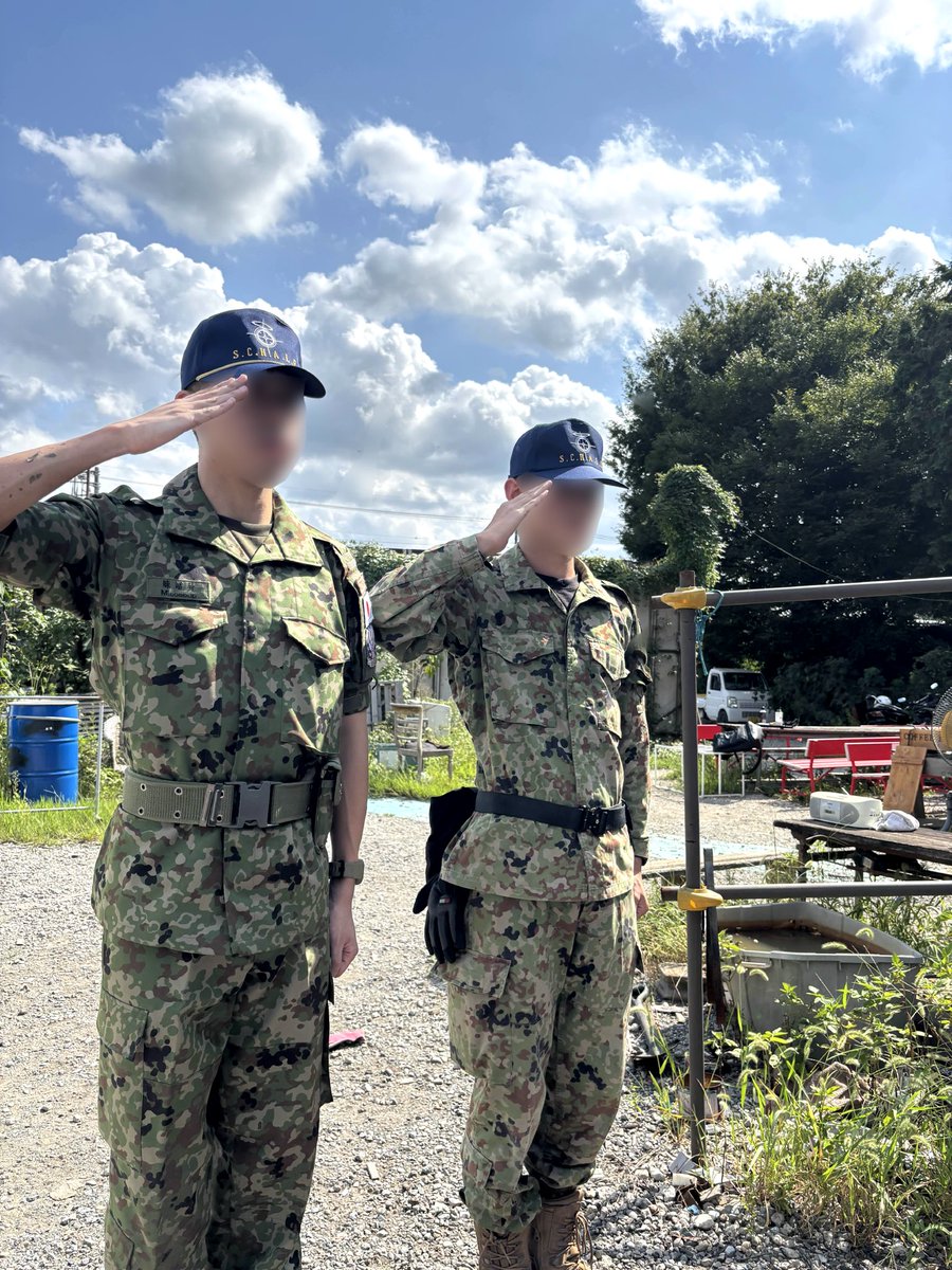陸上自衛隊キヴォトス派遣隊的な？
私は右です
（掲載許可済）
