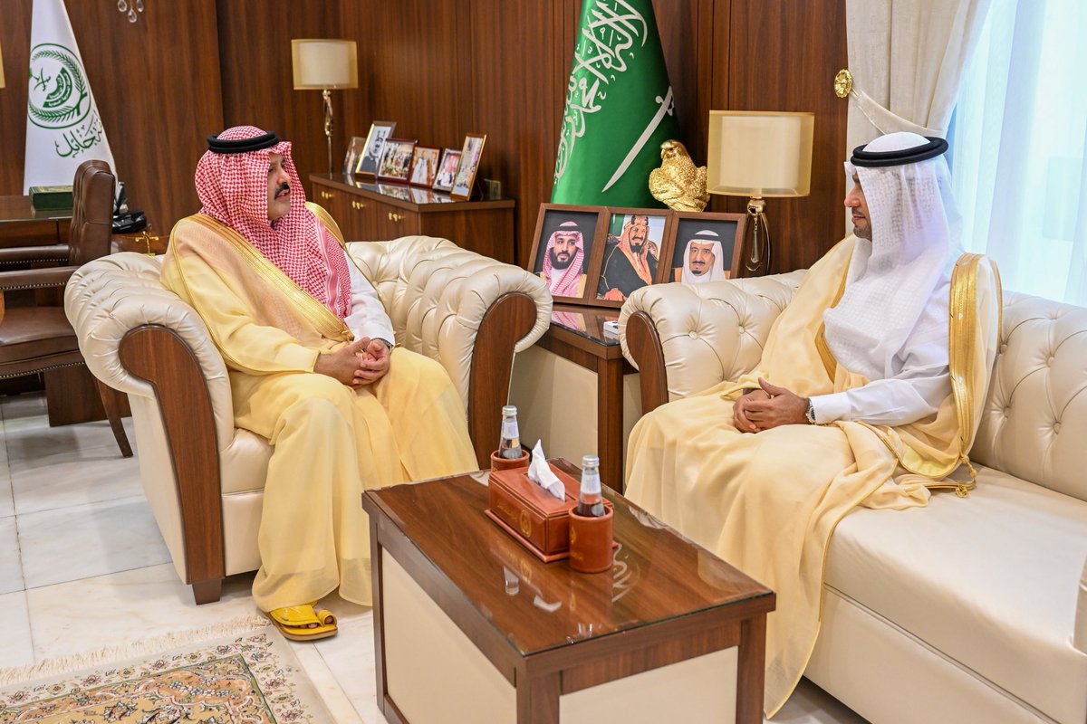 emara_hail's tweet image. سمو #أمير_منطقة_حائل يستقبل معالي وزير البلديات والإسكان أ.ماجد بن عبدالله الحقيل والرئيس التنفيذي للهيئة العامة للعقار م.عبدالله الحماد وعدداً من قيادات الوزارة بحضور سعادة وكيل الإمارة أ.علي بن سالم آل عامر وأمين المنطقة منوهاً سموه بدعم القيادة الرشيدة لقطاع البلديات والإسكان.