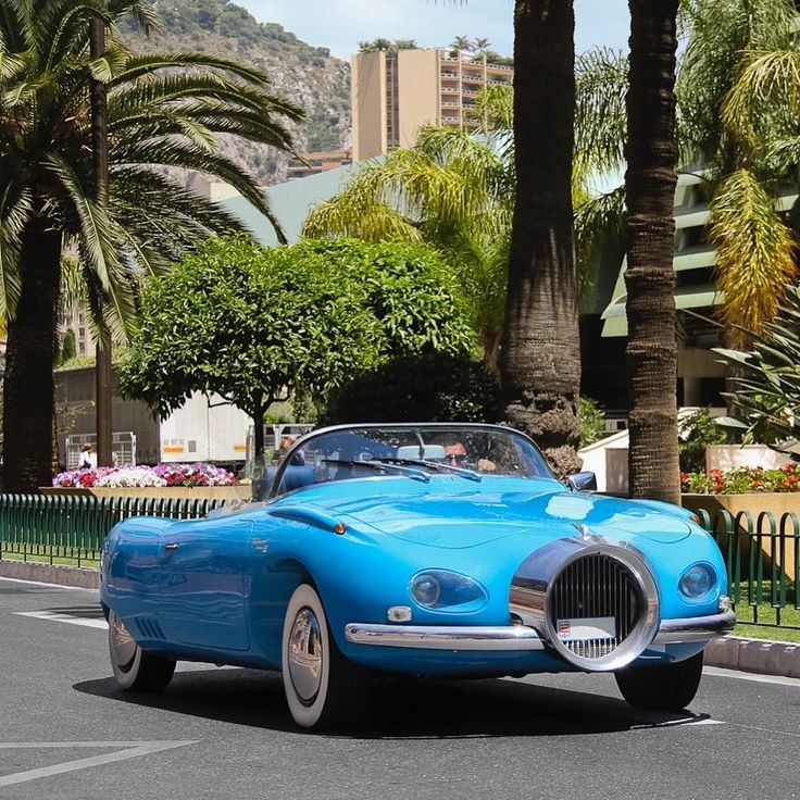 QuirkyRides's tweet photo. Today I bring you the epitome of #quirky: the #Swiss 🇨🇭 #Sbarro Turbot 🐟 Rhino 🦏 1 🧐😊 https://t.co/XkFrdNePhb