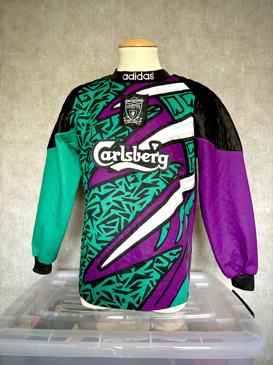 This beauty is a medium and too small for me sadly. I now have a large one on the way so I’m open to a trade for another 90s Adidas Liverpool keeper shirt. Very interested in the early 90s keeper shirts, if you’ve got one, give me a shout #LFC