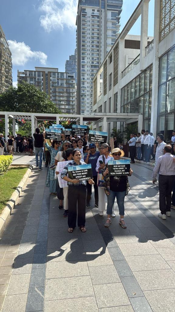 DEEPAKKAHUJA's tweet image. #Gurgaon #Protest
- M3M Golf Estate :- "Ultra Luxury in Brochure" ... But "Ultra Trauma in Reality".
- सेक्टर-65 स्थित एम3एम गोल्फ एस्टेट के निवासियों ने @M3MIndiaPvtLtd के खिलाफ प्रदर्शन किया। #M3M