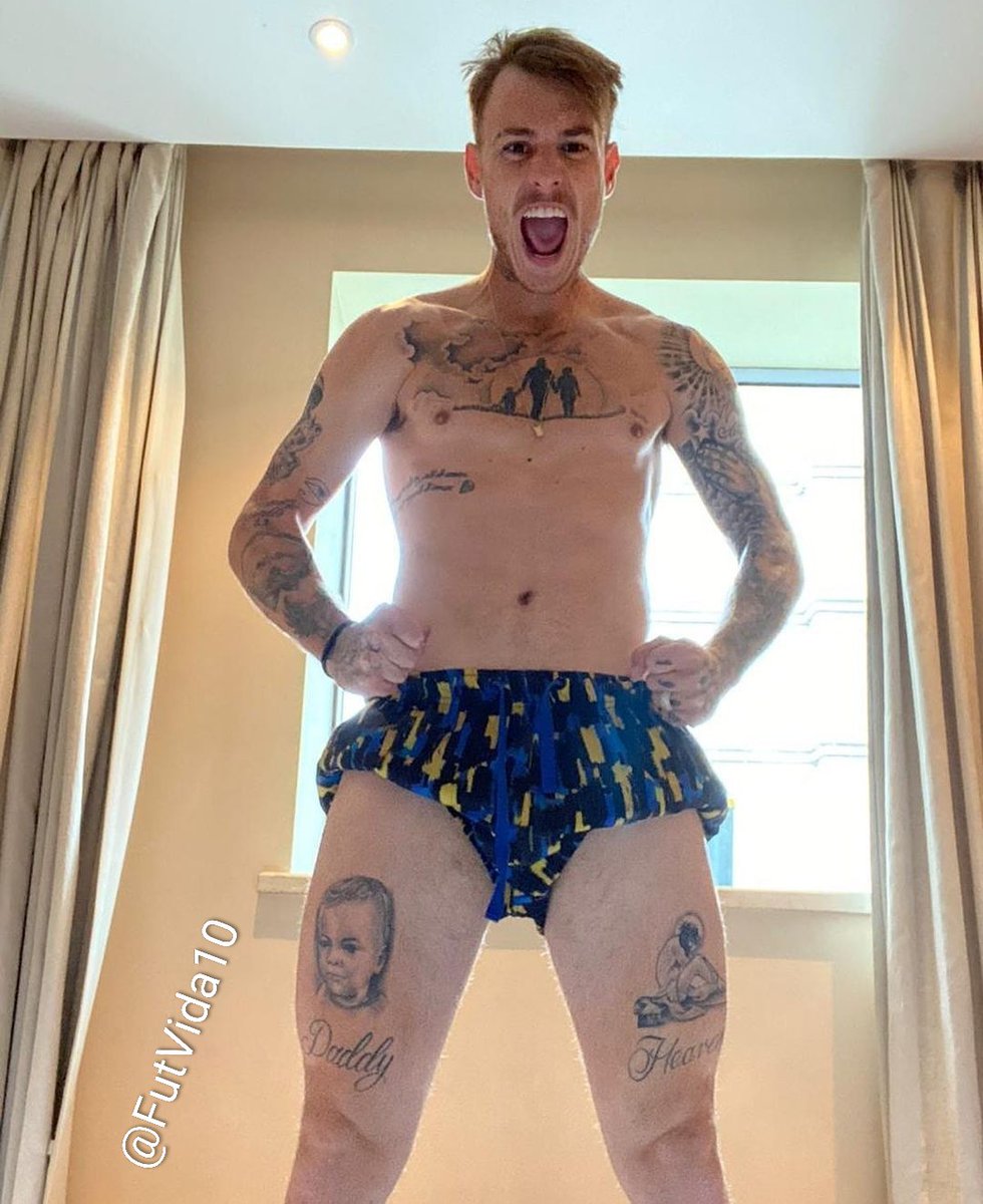 FutVida10's tweet photo. Acho o atacante Róger Guedes tão gostosinho.
🤤🤤🤤💞💞💞
#Futebol #Soccer #Football #Atacante #RógerGuedesFV #RogerGuedesFV #Gostoso #Lindo #AlRayyanSC https://t.co/GtCaty2Ex5