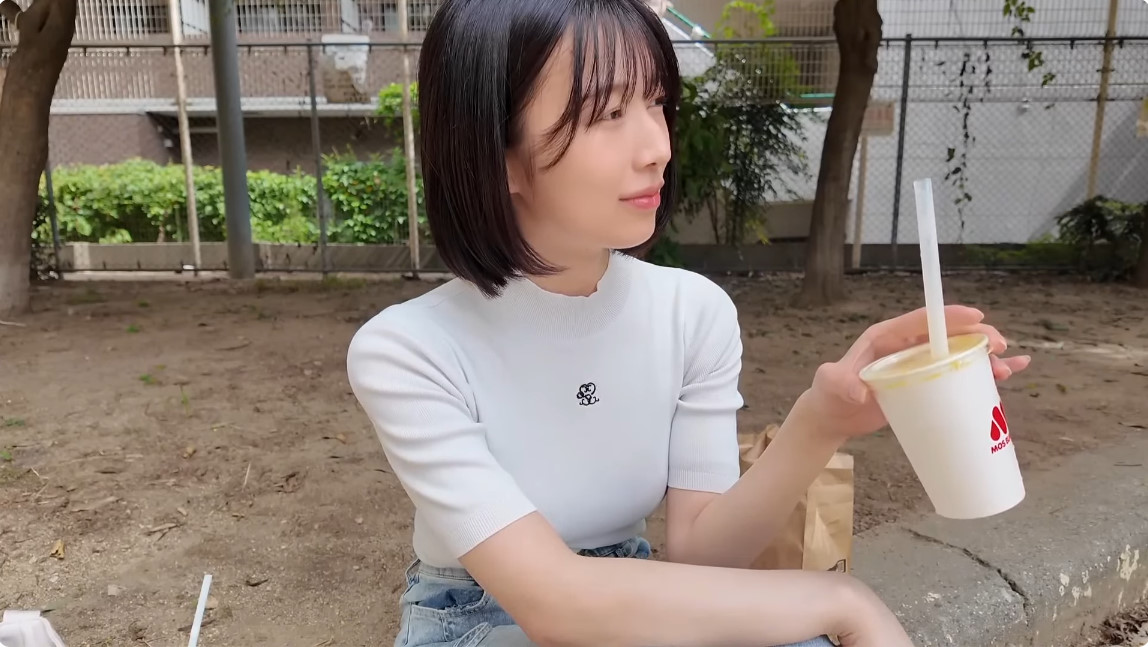 tk3torao2's tweet image. 公園の隅でネタ合わせしている芸人さんをガン見する安部若菜さん

youtu.be/Dmpxe_3HlUo?si…

#NMB48 #安部若菜
#わかぽん
#モスバーガー