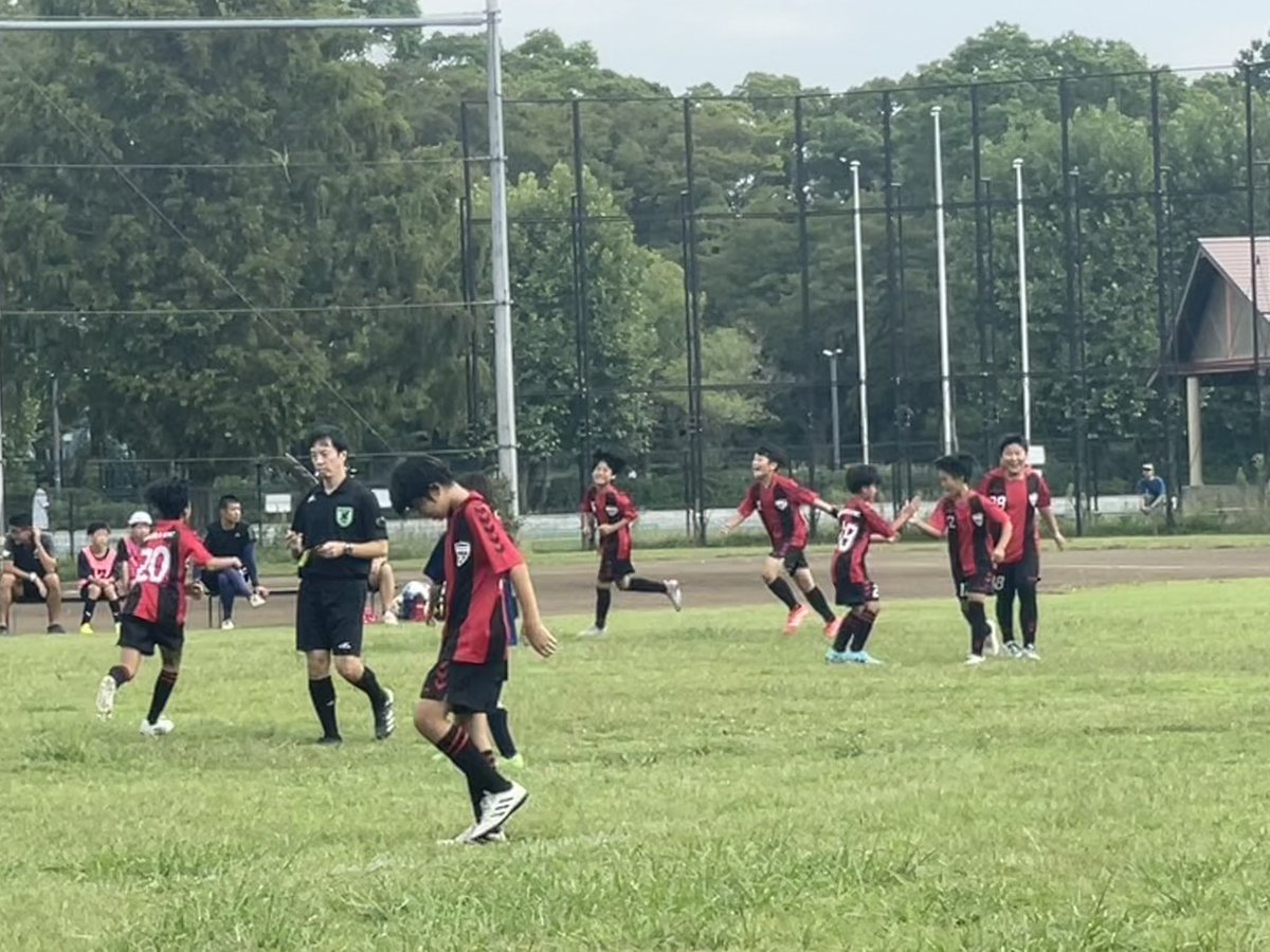 ozoraksc's tweet photo. 大空6年FAリーグ後期
vs 川崎中央　1-2●
vs 東門前　0-4●

今日は子ども達に気持ちの重要性を教わった試合となりました。

試合の後は校庭練習！
振り返り練習あるのみ！

そして、FAも残り1試合です。
来週はGenesisリーグもあります。
引き続き頑張っていきたいと思います！ https://t.co/hAAaKUw3St