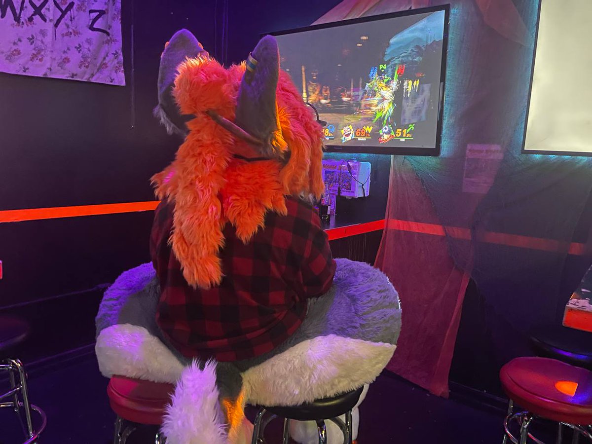 nicole_garani's tweet photo. Do you even smash, bro? I main gannondorf, who do you main?
#playerone #smashbros #fursuit #furry #sizeissue https://t.co/hxXa4swkTF