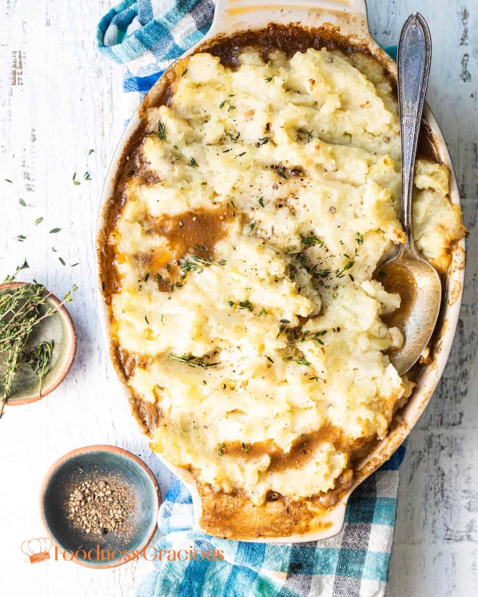 🥘Shepherd’s Pie = the ultimate comfort food.
Rich lamb filling + golden potato topping 🥔✨
Recipe ➡️ foodnessgracious.com/recipes/lamb-p…

👉 Comfort food showdown: Shepherd’s Pie OR Mac &amp; Cheese?

#ShepherdsPie #ComfortFood #FoodnessGraciou