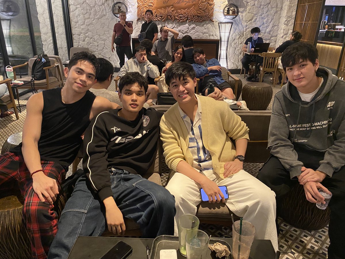 JPexclusive24's tweet photo. Brothers https://t.co/TW8hIrOgja