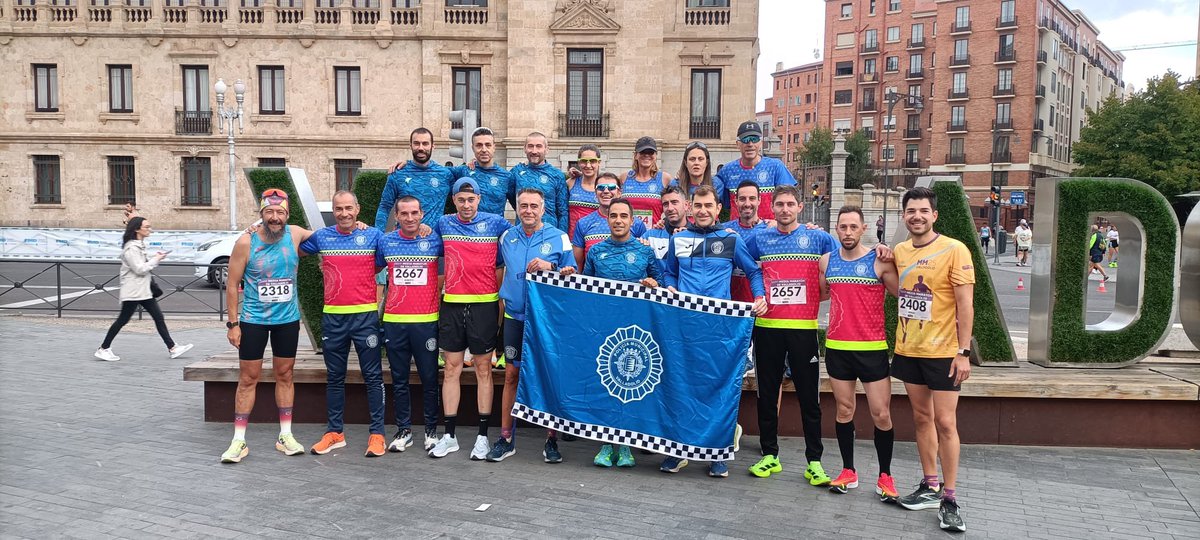 PoliciaMV's tweet photo. El equipo de atletismo de Policía Municipal #APVA ha participado en la XXXVI Media Maratón
👏🏻👏🏻👏🏻👏🏻👏🏻👏🏻
👮🏼♂️👮🏼👮🏽♂️👮🏻👮🏻♂️👮🏼 https://t.co/xQvsZwJYZ3