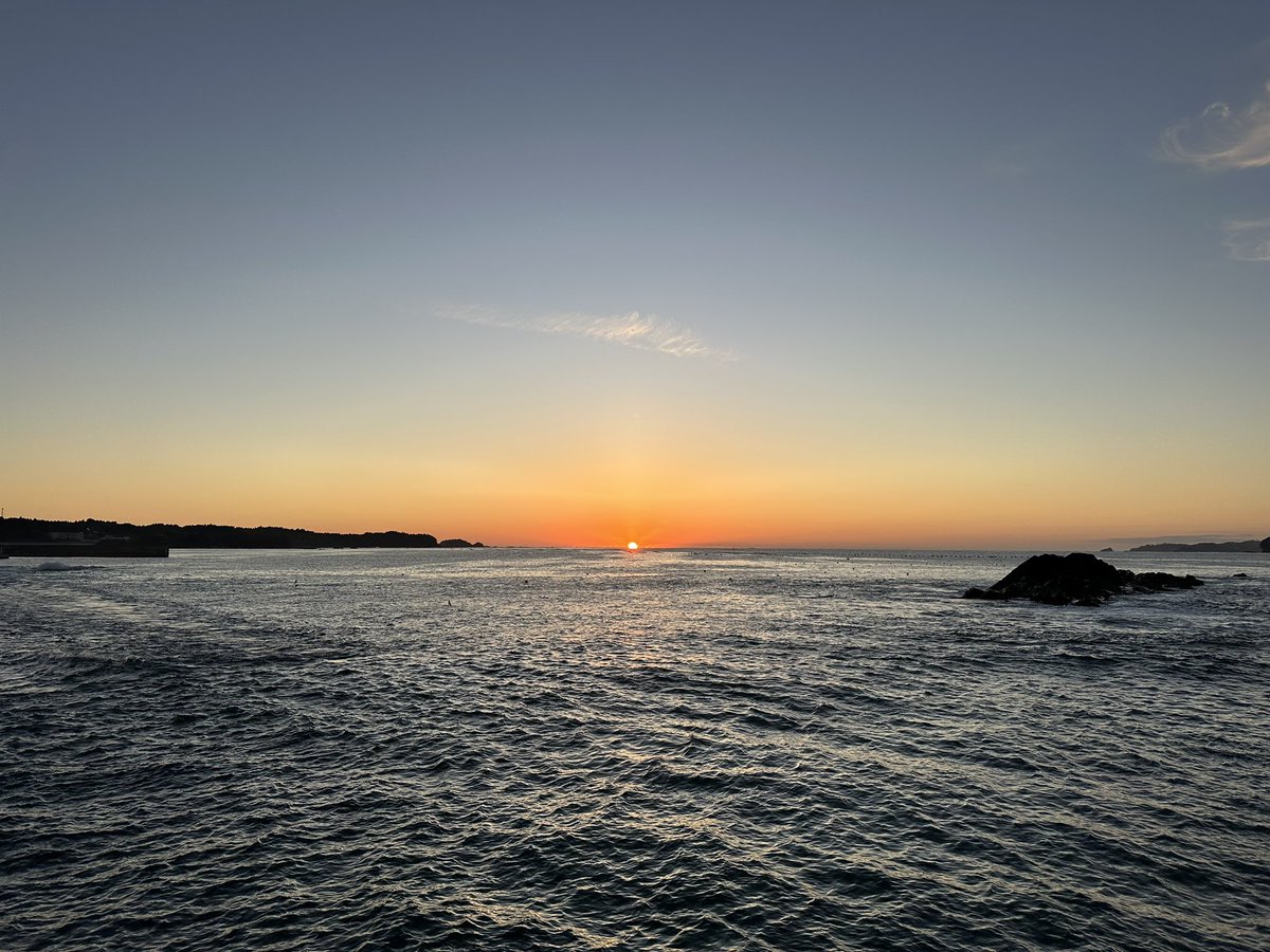 ドライブがてらに日の出をば
…三陸近海に魚はいないようです

#三陸海岸 
#日の出を見る会