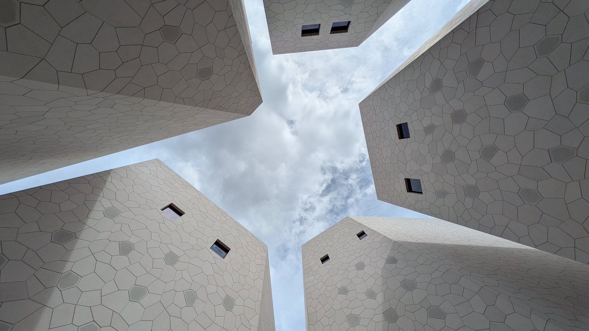 ちなみにEXPO2025OSAKA GA2日券(フェスみたいに言うな)でお邪魔した🤚行きたい国は全て制覇出来たし、7日前抽選も運良く当選したのでかなり満足度高い👌EXPO2030RIYADHに参戦すると決めたのでサウジmerch買ってモチベあげた🙆