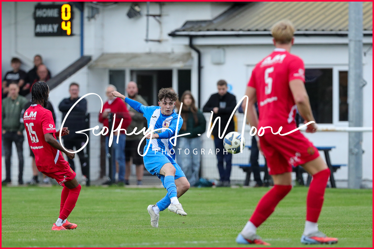 GeoffMoore's tweet image. Match photos are now available from yesterdays @HellenicLeague  clash between @PTFC88 vs @CorshamTownFC prints.moore.photos/sports/
Despite pressure the plums simply couldnt break a well rounded Corsham team who capitalised on thier chances winning  4-0 . Some of my favs below.