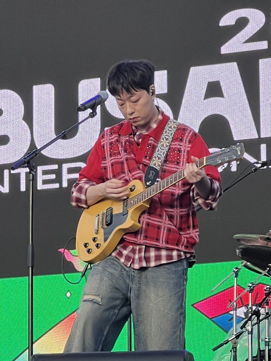 태우기 어제는 귀여웠는데🩵
오늘은 멋있다🫢