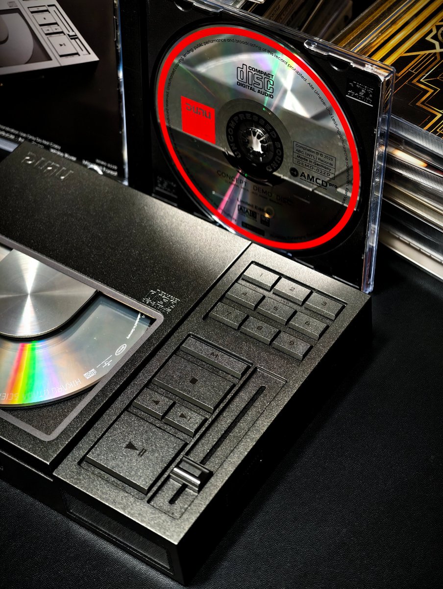 DUNU_Headphone's tweet image. CDs carry the music, while CD players replay the memories. 🎶💿✨

#MusicLovers #CDPlayer #HiFi #DUNU #ConceptR #RetroVibes #NowPlaying