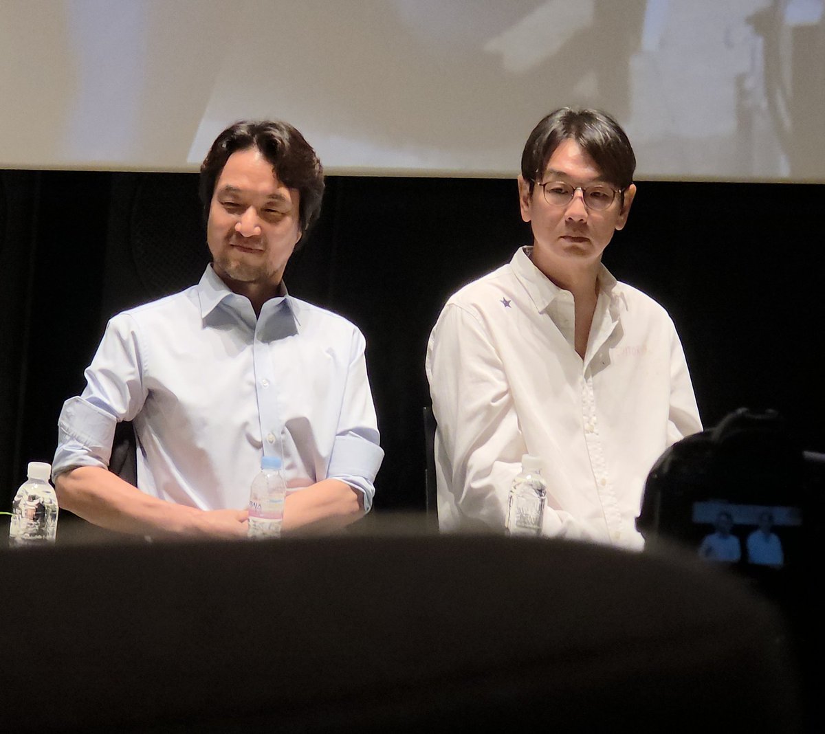 myun_gi's tweet photo. 오로지 이날만을 위해 갤럭시 울트라를 샀던 것마냥 사진 찍음;; https://t.co/7aUwmA9bNW