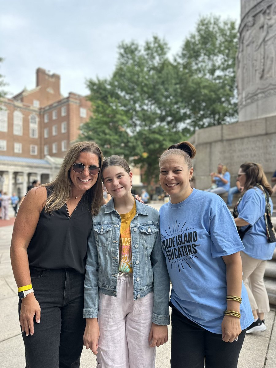 Such a special night with incredible educators! ✨ #thankateacherri <a href="/RIDeptEd/">Rhode Island Department of Education (RIDE)</a> <a href="/CharihoRegional/">Chariho Regional💚</a> #ashawayelementary <a href="/DanMcKeeRI/">Governor Dan McKee</a>