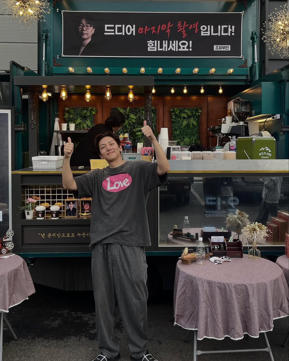 seems like son yejin sent coffe truck to <scandal> filming site because it was the last filming day for the rest of the team.

“it’s finally the last shoot! cheer up! — lady cho”