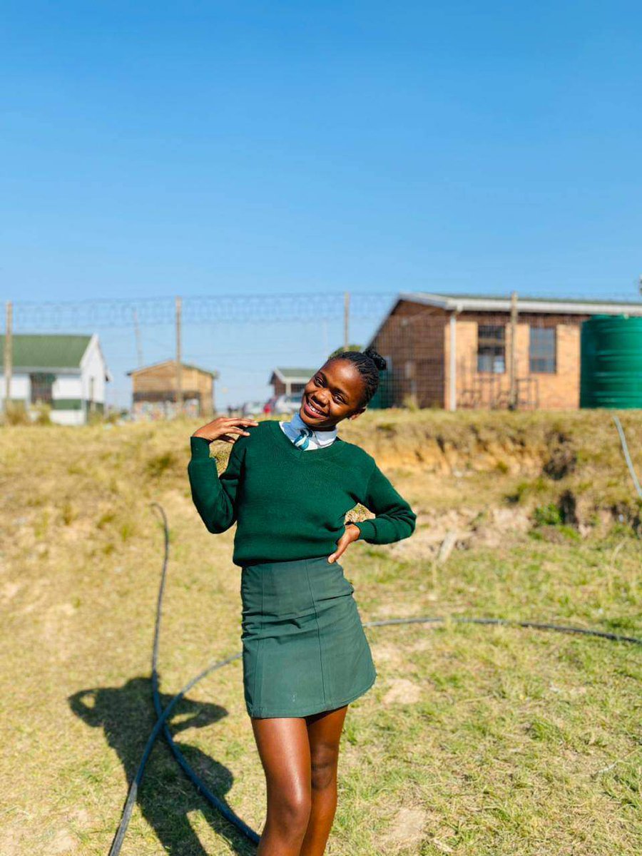 Andile02004's tweet image. #Mzansischool
#MzansiFinests
#Ama2000
#Ama2k
#highschool