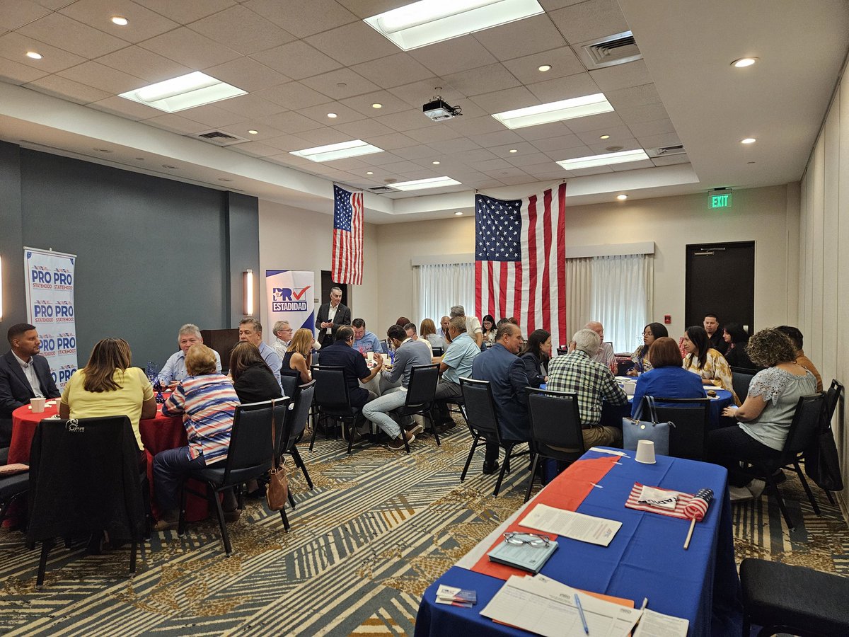 irma_rodri's tweet image. #DesayunoEstadista 
Estamos en un momento histórico, una coyuntura histórica con la presencia militar donde todos los ojos del mundo están puestos en Puerto Rico. Puerto Rico está de pie, luchando por la #Igualdad y vamos a dar la lucha” #ElQueSeCansaPierde