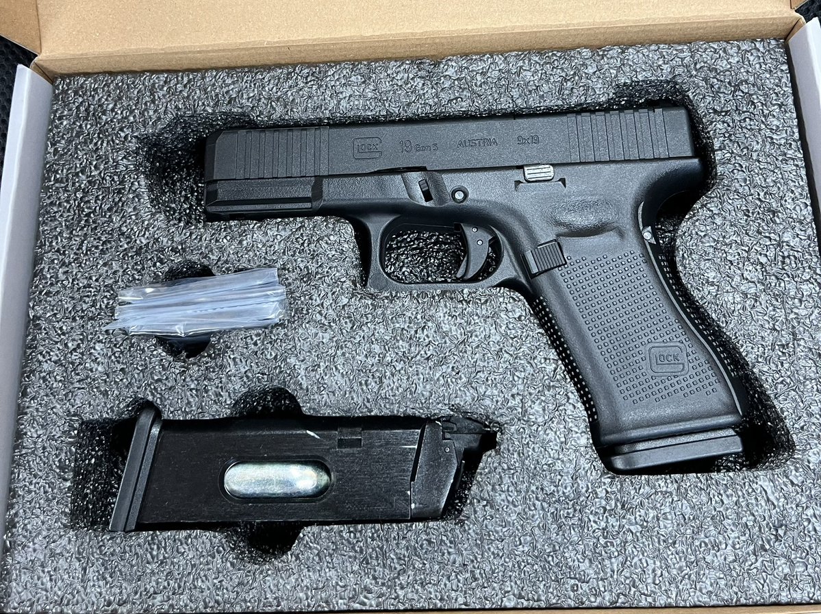 🔫#ガンショップトリガー🔫

新しい物が、入荷しました❗
EMG  F1 Firearms UDR GBB
UMAREX  Glock19Gen5 MOS

ぜひお立ち寄りください✨ご来店お待ちしております🙇‍♂

#岡山サバゲー 
#サバゲー
#サバイバルゲーム 
#サバゲーマーさんと繋がりたい
#サバゲー初心者
#サバゲー女子