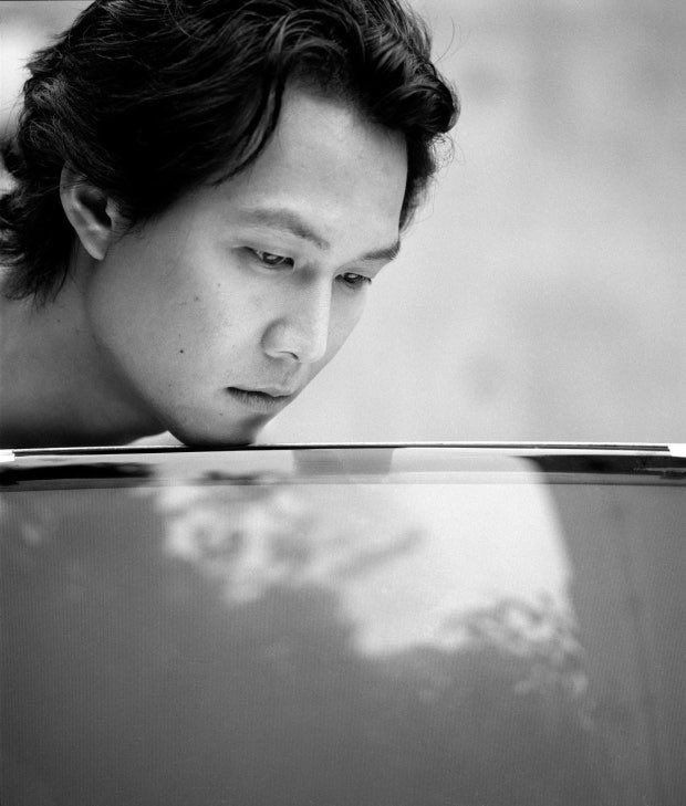 ไม่รู้ว่าต้องคบกันไปกี่ปี
ต้องมีเรื่องราวดีดี มากมายเท่าไหร่
ถึงจะควรพูดมันออกไป
คำสั้นสั้น คำเดียวนี้

<a href="/amarin_mafia/">มาเฟียข้างบ้านหนุ่มหน้าหวาน</a>