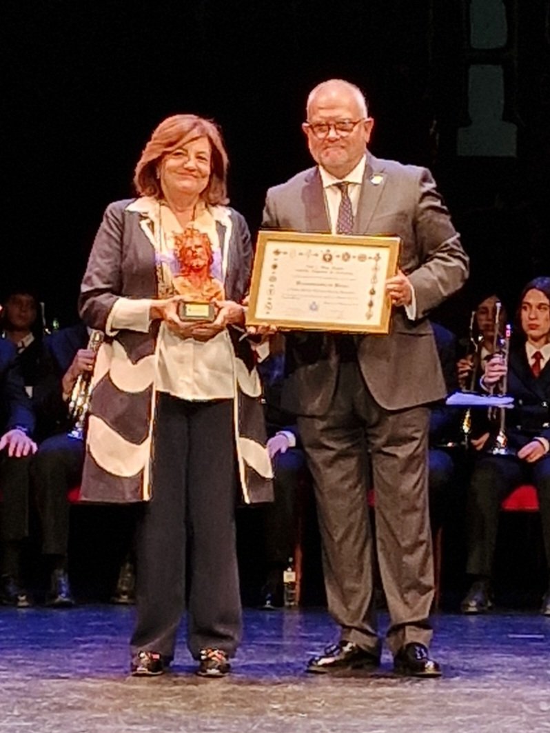 UCAM Universidad (@ucam) on Twitter photo La Presidenta de nuestra Universidad, María Dolores García Mascarell, ha recibido esta mañana el nombramiento de 'Procesionista de Honor' de la Semana Santa de Murcia, de manos de José Ignacio Sánchez, Presidente del <a href="/CSCofradiasMur/">CabildoCofradiasMur</a> La Presidenta de nuestra Universidad, María Dolores García Mascarell, ha recibido esta mañana el nombramiento de 'Procesionista de Honor' de la Semana Santa de Murcia, de manos de José Ignacio Sánchez, Presidente del <a href="/CSCofradiasMur/">CabildoCofradiasMur</a>
