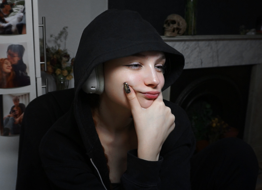 Silking our song today on a 4th stream in a row?! waaaa
Live on the purple app now!