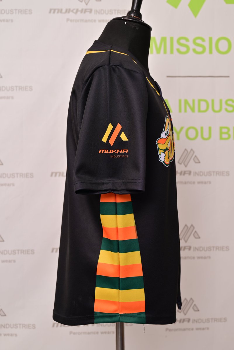 MukhaIndustries's tweet image. ⚾ Style That Scores. Performance That Lasts.
This bold black pinstripe uniform by Mukha Industries is built for players who bring fire to every inning.

📩 DM us 
For Contact :
WhatsApp :+92 333 8606 945
Email: info@mukhaind.com
#MukhaIndustries #BaseballUniformStyle #CustomGame