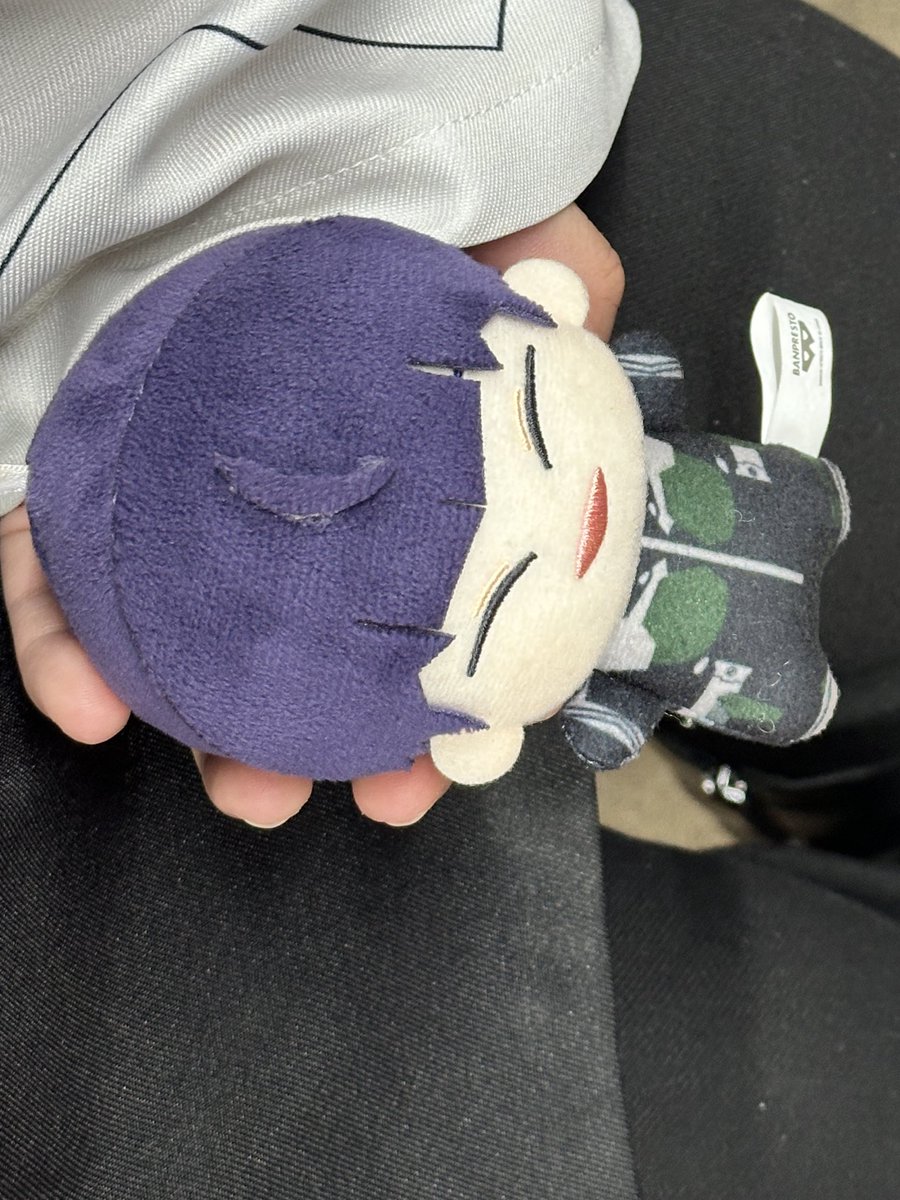 #Rt
혹시 오늘 서울랜드에서 보신분 계신가요😭😭
저녁 8시 50분경 월드컵 가는길에서 잃어버렸습니다  보신분 제발 연락주세요