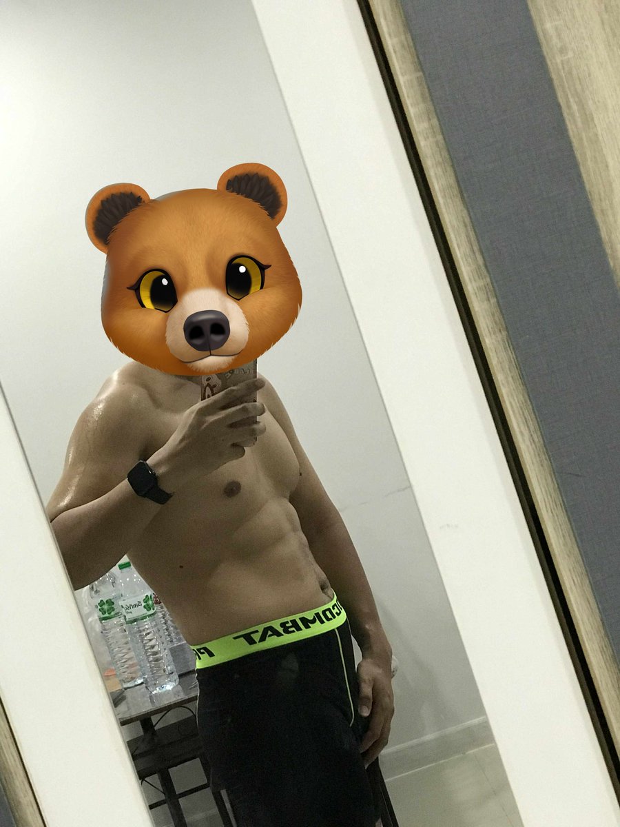 KimHun44461408's tweet photo. กำลังปั้นหุ่นอยู่ #หุ่นหมี #หมีควาย https://t.co/4XESvJgU3r