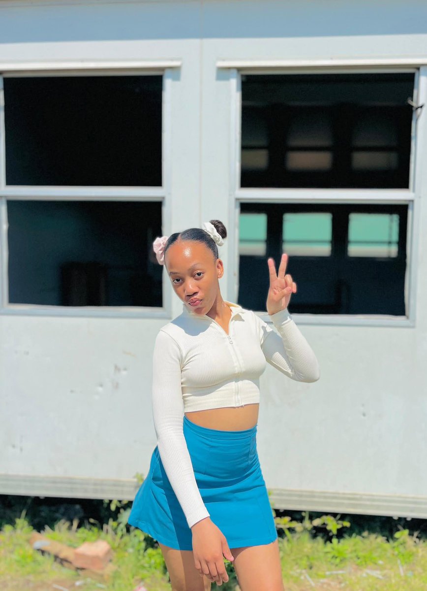 Andile02004's tweet image. #Mzansischool
#MzansiFinests
#Ama2000
#Ama2k
#highschool